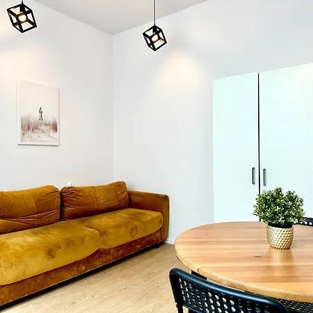 Apartment 21 *